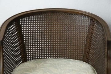 中古　展示品　美品　カリモク家具(karimoku)　domani(ドマーニ)　QUEENS LIFE(クイーンズライフ)　優雅なフォルムと柔らかな色合いでどんな空間にも馴染む!クラシカルな1人掛けソファ2脚セット　定価(2脚合計)約36万円　(R-084303)