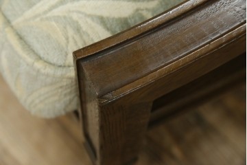 中古　展示品　美品　カリモク家具(karimoku)　domani(ドマーニ)　QUEENS LIFE(クイーンズライフ)　優雅なフォルムと柔らかな色合いでどんな空間にも馴染む!クラシカルな1人掛けソファ2脚セット　定価(2脚合計)約36万円　(R-084303)