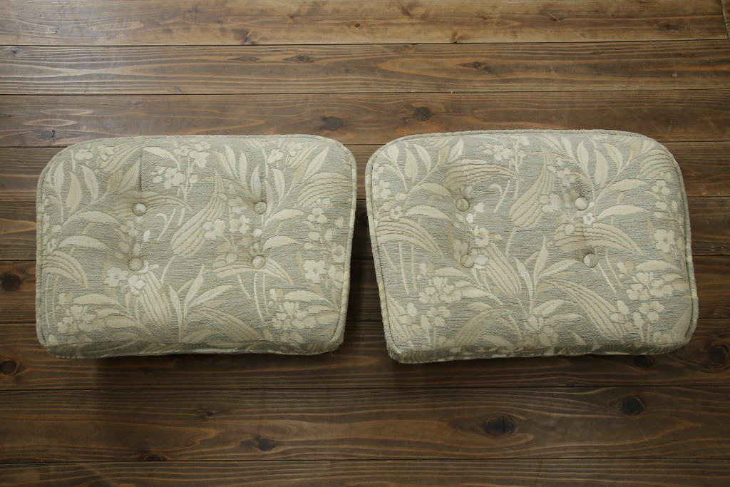 中古　展示品　美品　カリモク家具(karimoku)　domani(ドマーニ)　QUEENS LIFE(クイーンズライフ)　優雅なフォルムと柔らかな色合いでどんな空間にも馴染む!クラシカルな1人掛けソファ2脚セット　定価(2脚合計)約36万円　(R-084303)