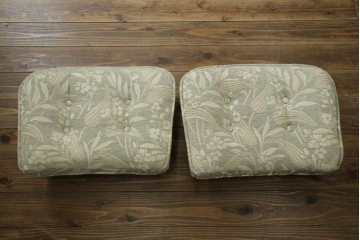 中古　展示品　美品　カリモク家具(karimoku)　domani(ドマーニ)　QUEENS LIFE(クイーンズライフ)　優雅なフォルムと柔らかな色合いでどんな空間にも馴染む!クラシカルな1人掛けソファ2脚セット　定価(2脚合計)約36万円　(R-084303)