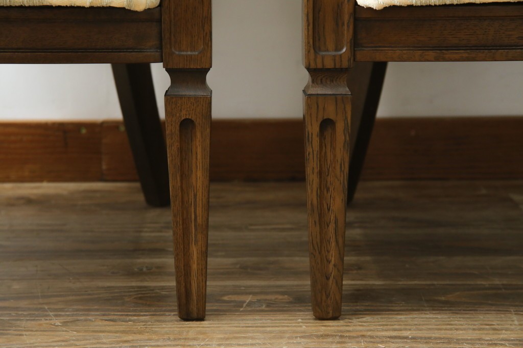 中古　展示品　美品　カリモク家具(karimoku)　domani(ドマーニ)　QUEENS LIFE(クイーンズライフ)　優雅なフォルムと柔らかな色合いでどんな空間にも馴染む!クラシカルな1人掛けソファ2脚セット　定価(2脚合計)約36万円　(R-084303)