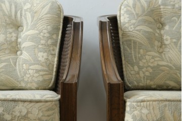 中古　展示品　美品　カリモク家具(karimoku)　domani(ドマーニ)　QUEENS LIFE(クイーンズライフ)　優雅なフォルムと柔らかな色合いでどんな空間にも馴染む!クラシカルな1人掛けソファ2脚セット　定価(2脚合計)約36万円　(R-084303)