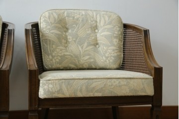 中古　展示品　美品　カリモク家具(karimoku)　domani(ドマーニ)　QUEENS LIFE(クイーンズライフ)　優雅なフォルムと柔らかな色合いでどんな空間にも馴染む!クラシカルな1人掛けソファ2脚セット　定価(2脚合計)約36万円　(R-084303)