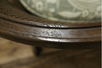 中古　展示品　美品　カリモク家具(karimoku)　domani(ドマーニ)　QUEENS LIFE(クイーンズライフ)　優雅なフォルムと柔らかな色合いでどんな空間にも馴染む!クラシカルな1人掛けソファ2脚セット　定価(2脚合計)約36万円　(R-084303)