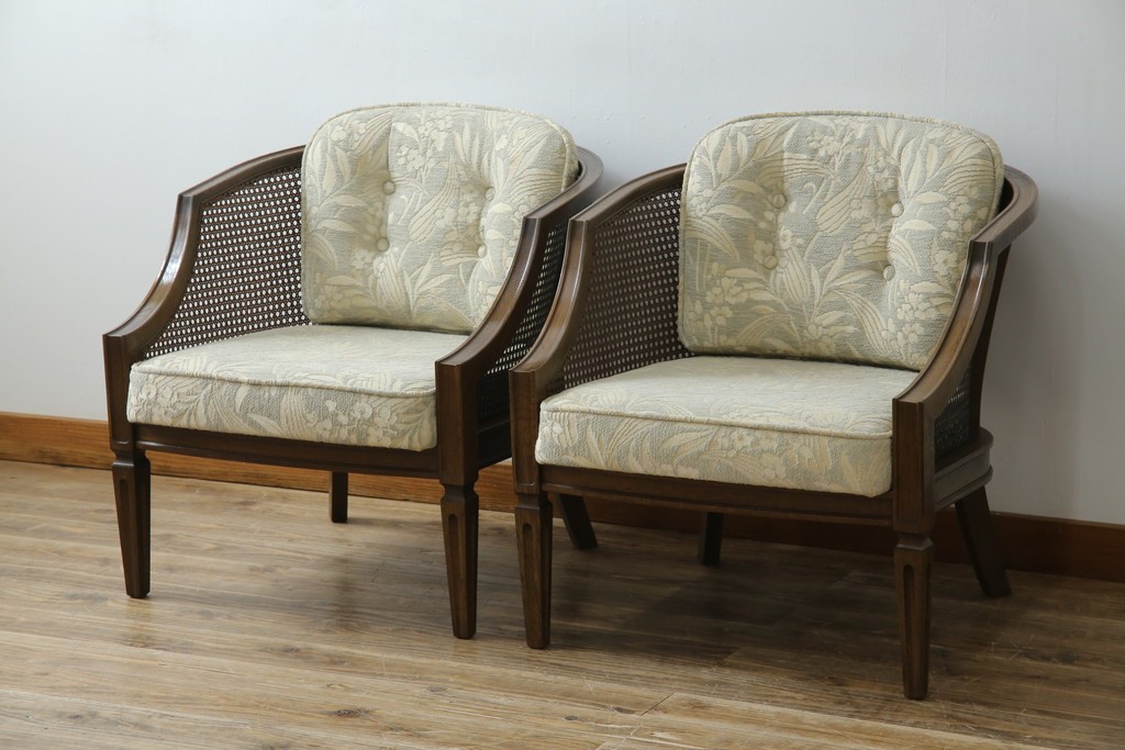 中古　展示品　美品　カリモク家具(karimoku)　domani(ドマーニ)　QUEENS LIFE(クイーンズライフ)　優雅なフォルムと柔らかな色合いでどんな空間にも馴染む!クラシカルな1人掛けソファ2脚セット　定価(2脚合計)約36万円　(R-084303)