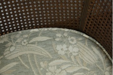 中古　展示品　美品　カリモク家具(karimoku)　domani(ドマーニ)　QUEENS LIFE(クイーンズライフ)　優雅なフォルムと柔らかな色合いでどんな空間にも馴染む!クラシカルな1人掛けソファ2脚セット　定価(2脚合計)約36万円　(R-084303)