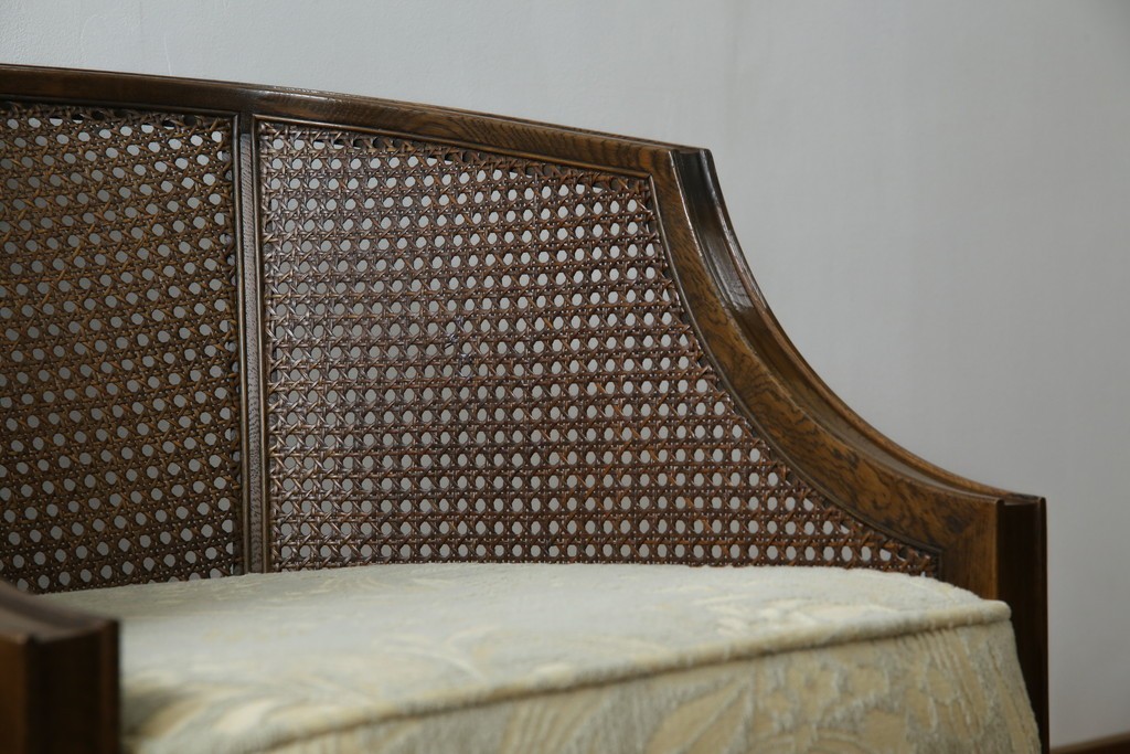 中古　展示品　美品　カリモク家具(karimoku)　domani(ドマーニ)　QUEENS LIFE(クイーンズライフ)　優雅なフォルムと柔らかな色合いでどんな空間にも馴染む!クラシカルな1人掛けソファ2脚セット　定価(2脚合計)約36万円　(R-084303)