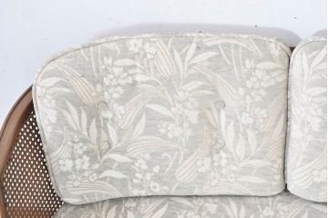 中古　展示品　美品　カリモク家具(karimoku)　domani(ドマーニ)　QUEENS LIFE(クイーンズライフ)　優雅なフォルムと柔らかな色合いでどんな空間にも馴染む!クラシカルな2人掛けソファ(2Pソファ、二人掛けソファ)(定価約29万円)(R-084304)