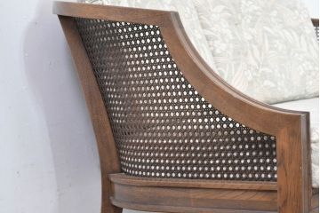 中古　展示品　美品　カリモク家具(karimoku)　domani(ドマーニ)　QUEENS LIFE(クイーンズライフ)　優雅なフォルムと柔らかな色合いでどんな空間にも馴染む!クラシカルな2人掛けソファ(2Pソファ、二人掛けソファ)(定価約29万円)(R-084304)