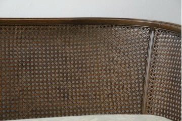 中古　展示品　美品　カリモク家具(karimoku)　domani(ドマーニ)　QUEENS LIFE(クイーンズライフ)　優雅なフォルムと柔らかな色合いでどんな空間にも馴染む!クラシカルな2人掛けソファ　定価約29万円相当　(R-084304)