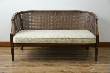 中古　展示品　美品　カリモク家具(karimoku)　domani(ドマーニ)　QUEENS LIFE(クイーンズライフ)　優雅なフォルムと柔らかな色合いでどんな空間にも馴染む!クラシカルな2人掛けソファ　定価約29万円相当　(R-084304)