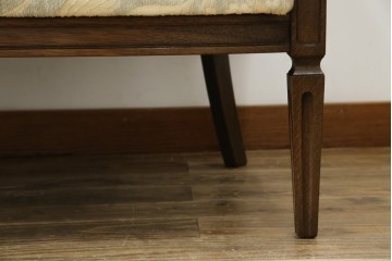 中古　展示品　美品　カリモク家具(karimoku)　domani(ドマーニ)　QUEENS LIFE(クイーンズライフ)　優雅なフォルムと柔らかな色合いでどんな空間にも馴染む!クラシカルな2人掛けソファ　定価約29万円相当　(R-084304)