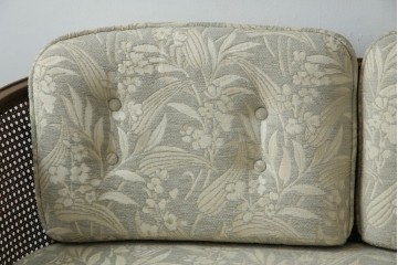 中古　展示品　美品　カリモク家具(karimoku)　domani(ドマーニ)　QUEENS LIFE(クイーンズライフ)　優雅なフォルムと柔らかな色合いでどんな空間にも馴染む!クラシカルな2人掛けソファ　定価約29万円相当　(R-084304)