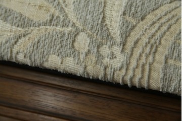 中古　展示品　美品　カリモク家具(karimoku)　domani(ドマーニ)　QUEENS LIFE(クイーンズライフ)　優雅なフォルムと柔らかな色合いでどんな空間にも馴染む!クラシカルな2人掛けソファ　定価約29万円相当　(R-084304)