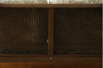 中古　展示品　美品　カリモク家具(karimoku)　domani(ドマーニ)　QUEENS LIFE(クイーンズライフ)　優雅なフォルムと柔らかな色合いでどんな空間にも馴染む!クラシカルな2人掛けソファ　定価約29万円相当　(R-084304)