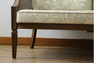 中古　展示品　美品　カリモク家具(karimoku)　domani(ドマーニ)　QUEENS LIFE(クイーンズライフ)　優雅なフォルムと柔らかな色合いでどんな空間にも馴染む!クラシカルな2人掛けソファ　定価約29万円相当　(R-084304)