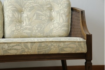 中古　展示品　美品　カリモク家具(karimoku)　domani(ドマーニ)　QUEENS LIFE(クイーンズライフ)　優雅なフォルムと柔らかな色合いでどんな空間にも馴染む!クラシカルな2人掛けソファ　定価約29万円相当　(R-084304)