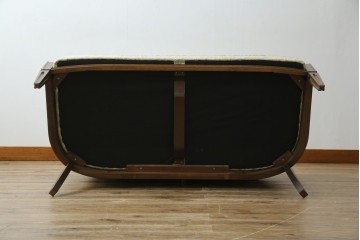 中古　展示品　美品　カリモク家具(karimoku)　domani(ドマーニ)　QUEENS LIFE(クイーンズライフ)　優雅なフォルムと柔らかな色合いでどんな空間にも馴染む!クラシカルな2人掛けソファ　定価約29万円相当　(R-084304)