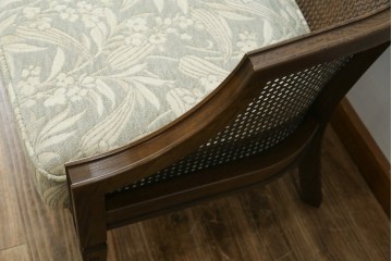 中古　展示品　美品　カリモク家具(karimoku)　domani(ドマーニ)　QUEENS LIFE(クイーンズライフ)　優雅なフォルムと柔らかな色合いでどんな空間にも馴染む!クラシカルな2人掛けソファ　定価約29万円相当　(R-084304)