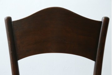 ヨーロッパアンティーク　背板と座面に施された彫刻が優美なベントウッドチェア　(R-084307)