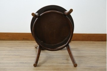 ヨーロッパアンティーク　背板と座面に施された彫刻が優美なベントウッドチェア　(R-084307)