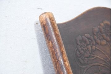ヨーロッパアンティーク　背板と座面に施された彫刻が優美なベントウッドチェア(ダイニングチェア)(R-084307)