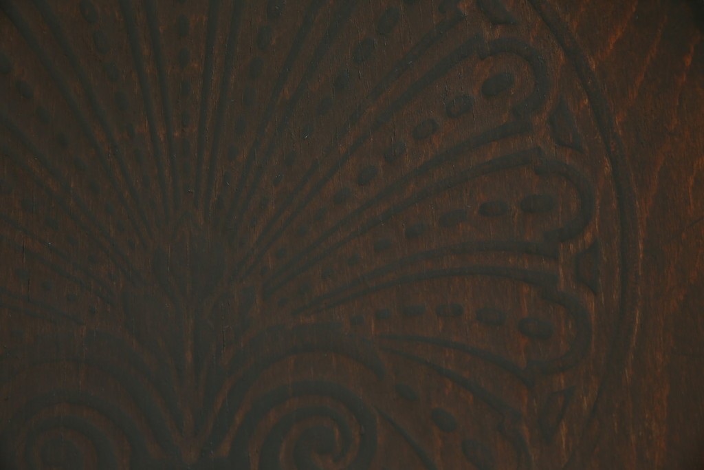 ヨーロッパアンティーク　背もたれの彫刻が優美な西洋アンティークのベントウッドチェア2脚セット　(R-084308)