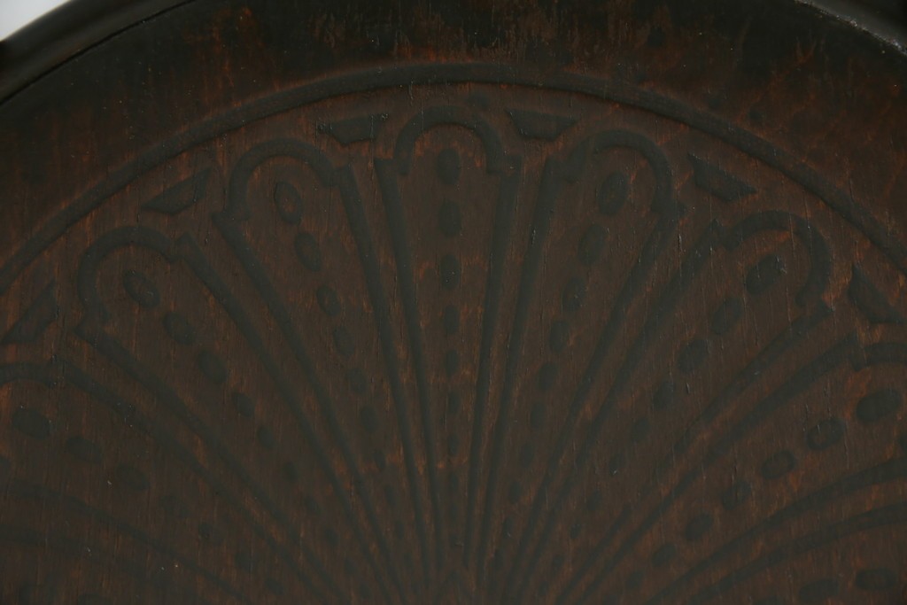 ヨーロッパアンティーク　背もたれの彫刻が優美な西洋アンティークのベントウッドチェア2脚セット　(R-084308)