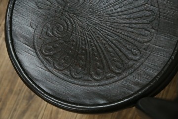 ヨーロッパアンティーク　背もたれの彫刻が優美な西洋アンティークのベントウッドチェア2脚セット　(R-084308)