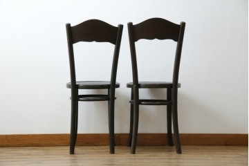 ヨーロッパアンティーク　背もたれの彫刻が優美な西洋アンティークのベントウッドチェア2脚セット　(R-084308)