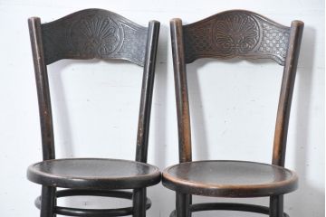 ヨーロッパアンティーク　背もたれの彫刻が優美な西洋アンティークのベントウッドチェア2脚セット(ダイニングチェア、椅子、イス、バラ売り可能)(R-084308)