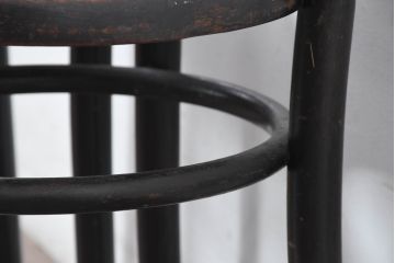 ヨーロッパアンティーク　背もたれの彫刻が優美な西洋アンティークのベントウッドチェア2脚セット(ダイニングチェア、椅子、イス、バラ売り可能)(R-084308)