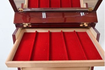 中古　展示品　超美品　キットファニチュア(KIT FURNITURE)　北谷家具　インテリア性と収納力を兼ね備えた優雅な佇まいのアクセサリーキャビネット(ジュエリーケース、ジュエリーボックス、サイドチェスト、引き出し)(定価約105万円)(R-084311)