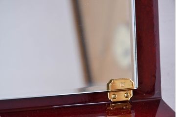 中古　展示品　超美品　キットファニチュア(KIT FURNITURE)　北谷家具　インテリア性と収納力を兼ね備えた優雅な佇まいのアクセサリーキャビネット(ジュエリーケース、ジュエリーボックス、サイドチェスト、引き出し)(定価約105万円)(R-084311)