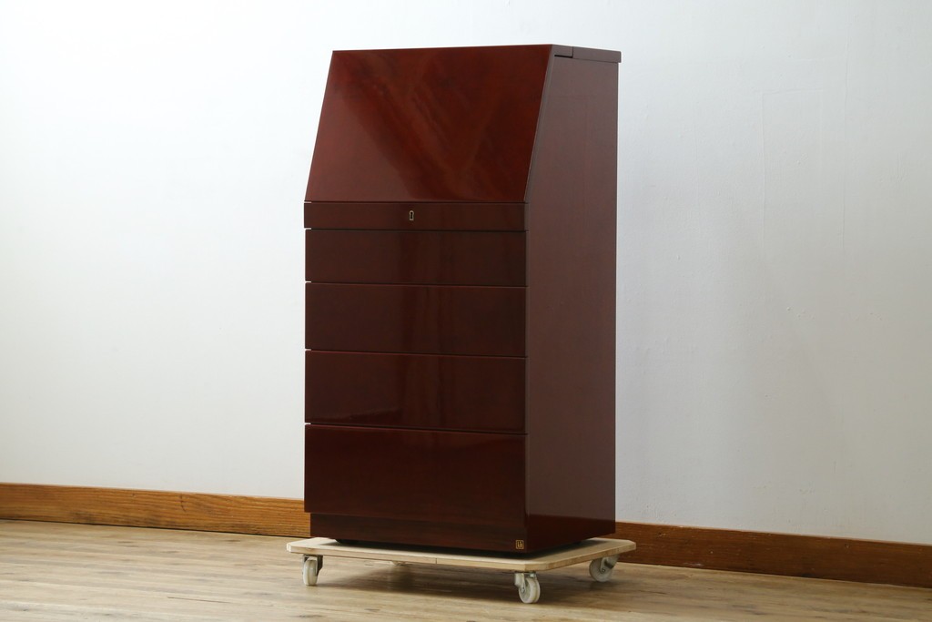 新古　未使用展示品　超美品　キットファニチュア(KIT FURNITURE)　北谷家具　インテリア性と収納力を兼ね備えた優雅な佇まいのアクセサリーキャビネット　定価約105万円　(R-084311)