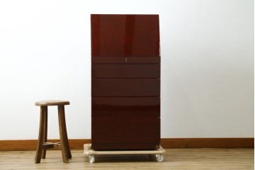 新古　未使用展示品　超美品　キットファニチュア(KIT FURNITURE)　北谷家具　インテリア性と収納力を兼ね備えた優雅な佇まいのアクセサリーキャビネット　定価約105万円　(R-084311)