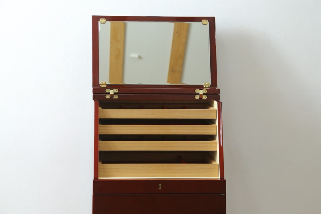 新古　未使用展示品　超美品　キットファニチュア(KIT FURNITURE)　北谷家具　インテリア性と収納力を兼ね備えた優雅な佇まいのアクセサリーキャビネット　定価約105万円　(R-084311)