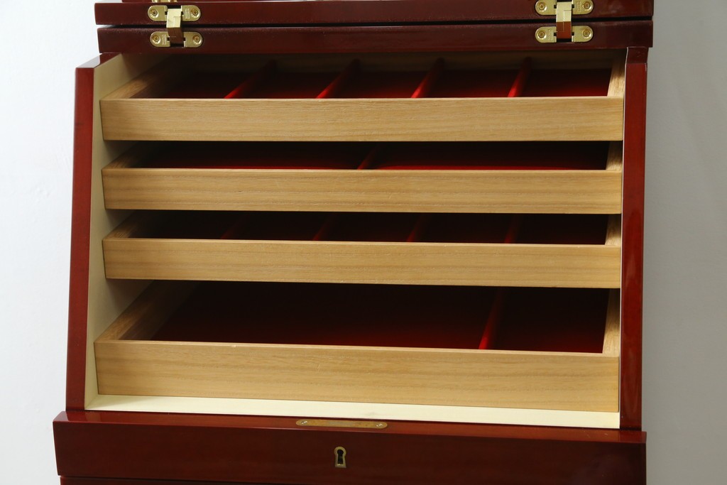新古　未使用展示品　超美品　キットファニチュア(KIT FURNITURE)　北谷家具　インテリア性と収納力を兼ね備えた優雅な佇まいのアクセサリーキャビネット　定価約105万円　(R-084311)