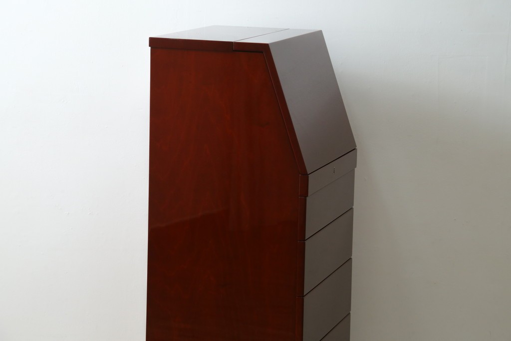 新古　未使用展示品　超美品　キットファニチュア(KIT FURNITURE)　北谷家具　インテリア性と収納力を兼ね備えた優雅な佇まいのアクセサリーキャビネット　定価約105万円　(R-084311)