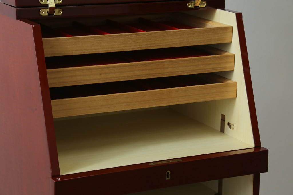 新古　未使用展示品　超美品　キットファニチュア(KIT FURNITURE)　北谷家具　インテリア性と収納力を兼ね備えた優雅な佇まいのアクセサリーキャビネット　定価約105万円　(R-084311)