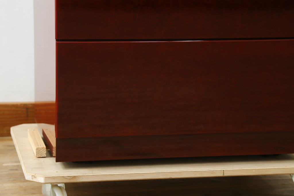 新古　未使用展示品　超美品　キットファニチュア(KIT FURNITURE)　北谷家具　インテリア性と収納力を兼ね備えた優雅な佇まいのアクセサリーキャビネット　定価約105万円　(R-084311)