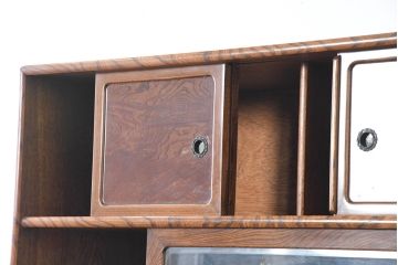 中古　美品　国産　職人手作り品　欅(ケヤキ)材　杢目の素敵な茶箪笥(収納棚、戸棚、茶棚、飾り棚、上下バラ売り可能)(定価約24万円)(R-084312)