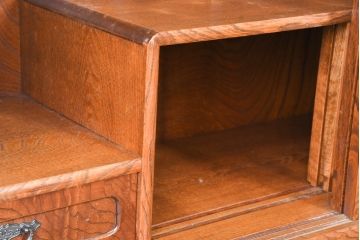 中古　美品　国産　職人手作り品　欅(ケヤキ)材　杢目の素敵な茶箪笥(収納棚、戸棚、茶棚、飾り棚、上下バラ売り可能)(定価約24万円)(R-084312)
