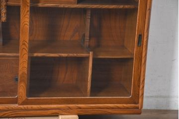 中古　美品　国産　職人手作り品　欅(ケヤキ)材　杢目の素敵なサイドキャビネット(収納棚、戸棚、茶棚、飾り棚)(R-084313)