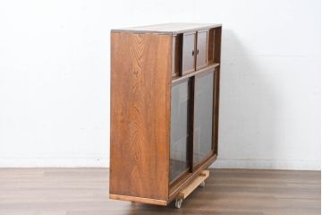 中古　美品　国産　職人手作り品　欅(ケヤキ)材　杢目の素敵なサイドキャビネット(収納棚、戸棚、茶棚、飾り棚)(R-084313)