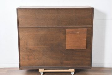中古　美品　国産　職人手作り品　欅(ケヤキ)材　杢目の素敵なサイドキャビネット(収納棚、戸棚、茶棚、飾り棚)(R-084313)