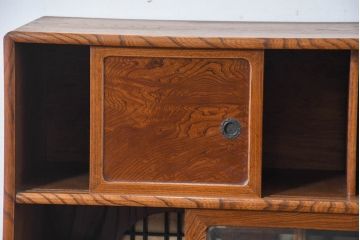中古　美品　国産　職人手作り品　欅(ケヤキ)材　杢目の素敵なサイドキャビネット(収納棚、戸棚、茶棚、飾り棚)(R-084313)