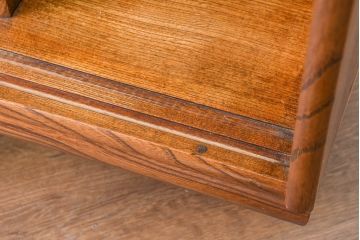 中古　美品　国産　職人手作り品　欅(ケヤキ)材　杢目の素敵なサイドキャビネット(収納棚、戸棚、茶棚、飾り棚)(R-084313)
