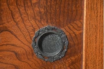 中古　美品　国産　職人手作り品　欅(ケヤキ)材　天板リメイク　杢目の素敵なサイドボード(収納棚、戸棚、茶棚)(R-084314)