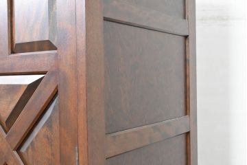 中古　松本民芸家具　シックで品のある雰囲気が魅力的なD型洋服タンスI(ワードローブ、チェスト、衣装箪笥、バラ売り可能)(定価約60万円)(R-084315)